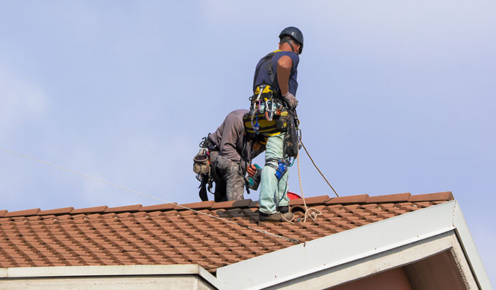 Roof Maintenance Dos and Don’ts
